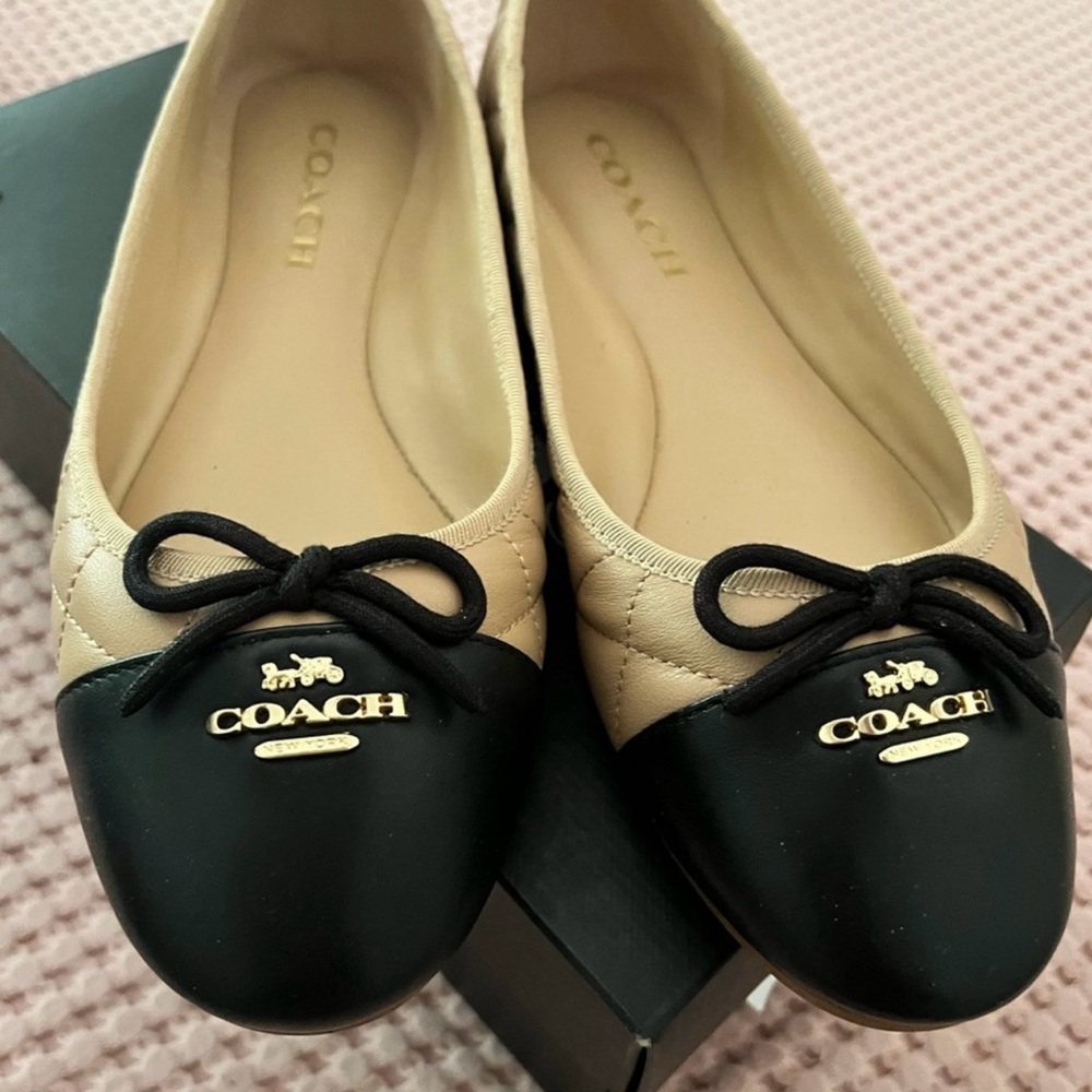 Coach Black and Tan Ballet Flats with Bow Detail like new